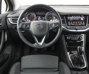 Opel Astra 1.6 Turbo 200 KM M6 Elite