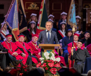 Tusk ruszył w Polskę