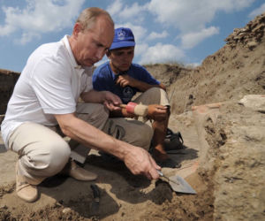 Rosja. Premier Putin odkrył skarby - świat śmieje się z Putina