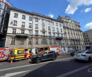 katastrofa budowlana w centrum Warszawy! Dwa stropy runęły na parter. Nieletni pracownik spadł z wysokości