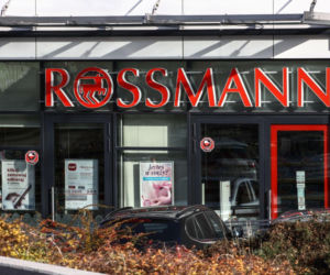 1+1 i 2+2 na świąteczne gadżety w Rossmann. Skrzaty, bombki, kubki i wiele więcej