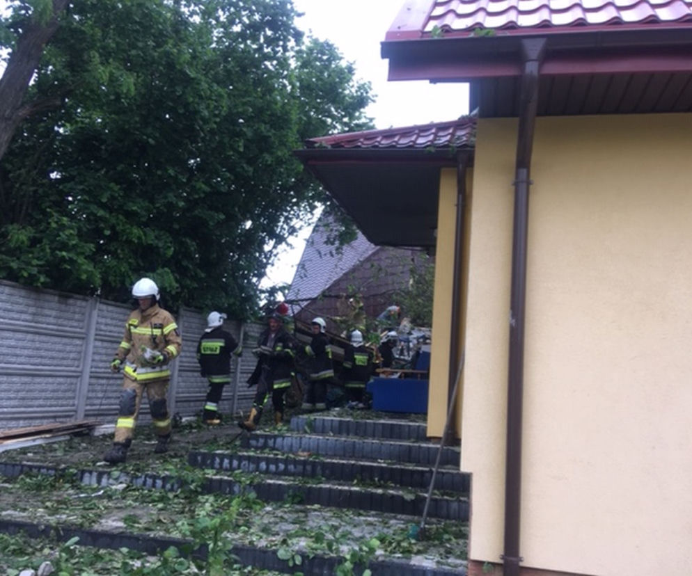 Chodel: WYBUCH GAZU w domu. W środku było siedem osób! TRWA AKCJA RATOWNICZA