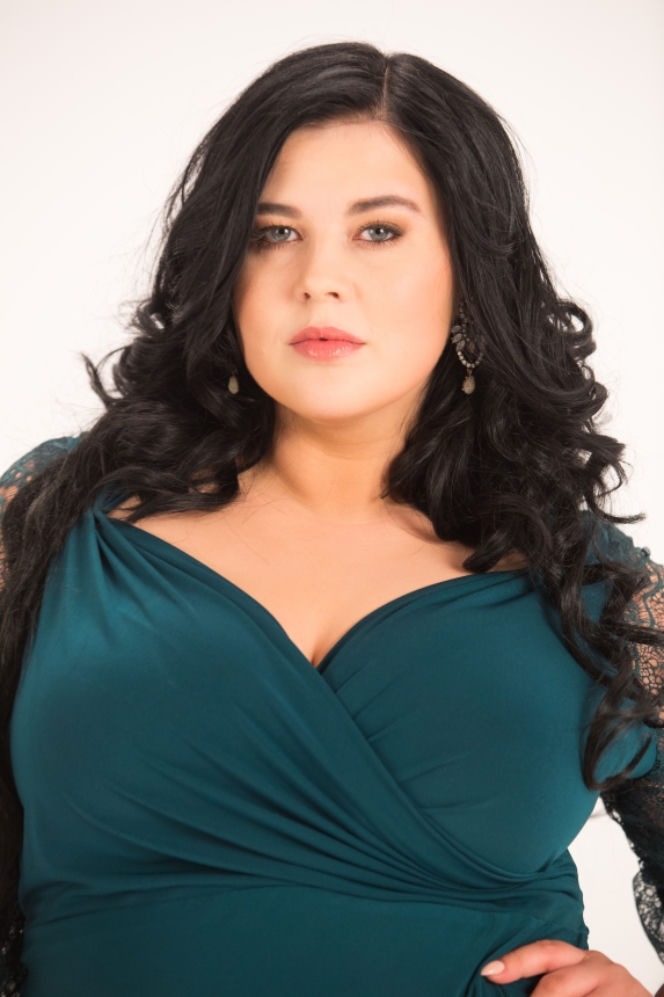 #Supermodelka Plus Size. Ewa Zakrzewska: Jesteś śliczna. Żadna maciora! [WIDEO]