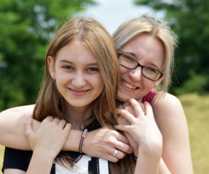 Dzień Dziecka nie kończy się na osiemnastce. Dorosły syn lub córka też liczą na miły gest