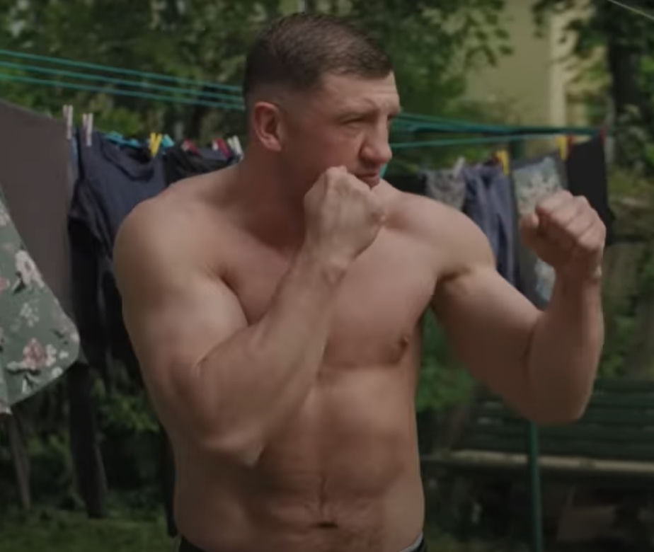 Zmasakrowana twarz Łazara po GROMDA 13