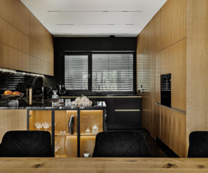 Między minimalizmem a złotym detalem. Elegancki dom w Katowicach