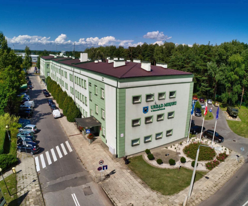 Urząd Miejski otwarty, prezydent Starachowic informuje o kwarantannie współpracowników