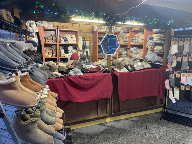 Pokémony, różowe gofry i zaskakujące różnice w cenach. Porównaliśmy łódzkie jarmarki