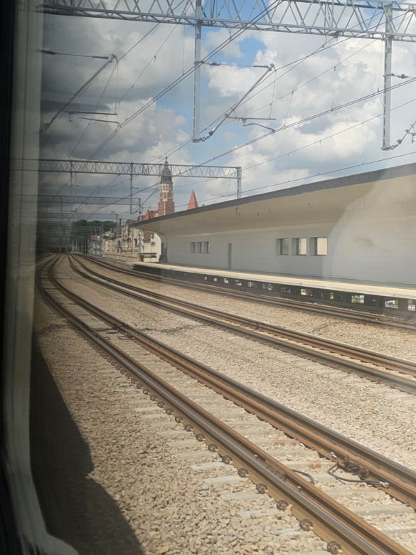 Miał być pociąg panoramiczny, przyjechał zwykły [GALERIA]