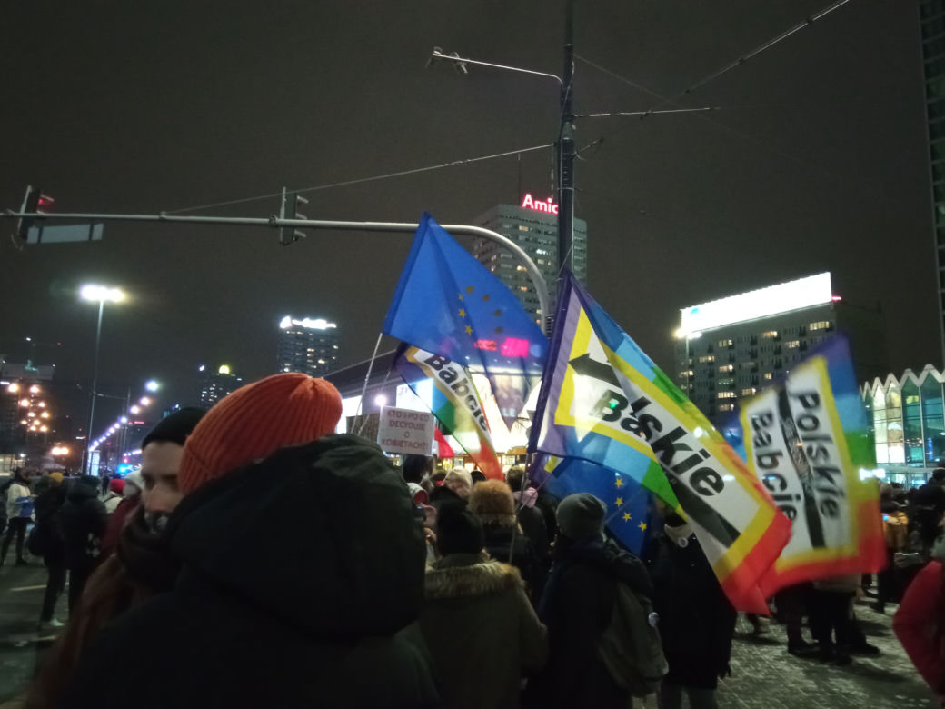 Strajk Kobiet w Warszawie. Takie transparenty mieli ze sobą protestujący (29.01.2021)