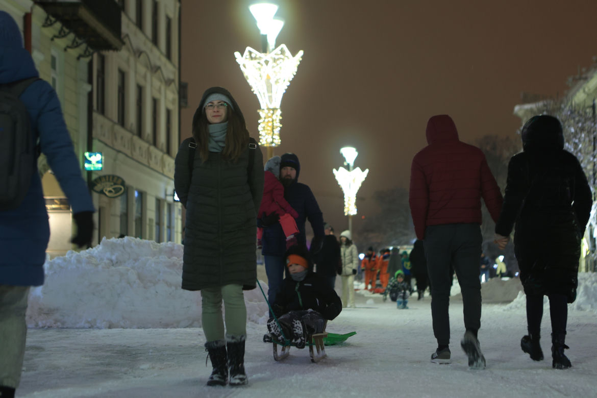 Śnieżny Lublin wieczorową porą