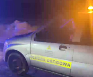 Kolejny atak zimy w Polsce na początku 2026 r. Intensywne opady śniegu na Warmii i Mazurach [ZDJĘCIA].