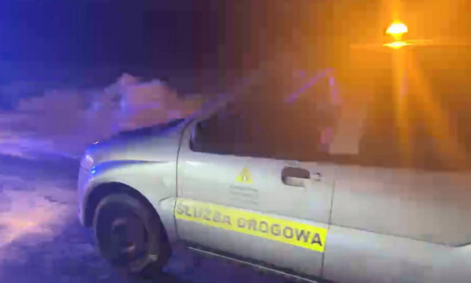 Kolejny atak zimy w Polsce na początku 2026 r. Intensywne opady śniegu na Warmii i Mazurach [ZDJĘCIA].