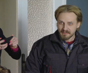 O mnie się nie martw 2 sezon odc. 4. Krzysiek Małecki (Paweł Domagała), Marta (Katarzyna Ankudowicz)