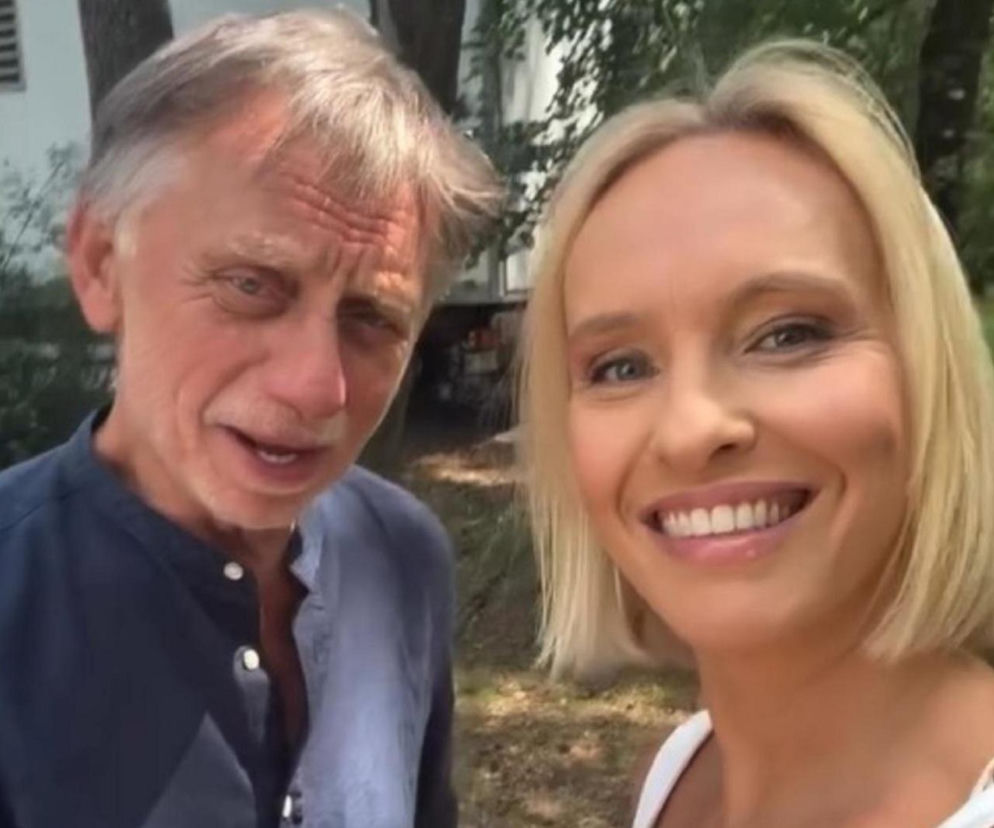 Aktorzy Krzysztof Tyniec i Iwona Rejzner na planie serialu M jak miłość. O miłosnych intrygach przeczytasz na Eska.