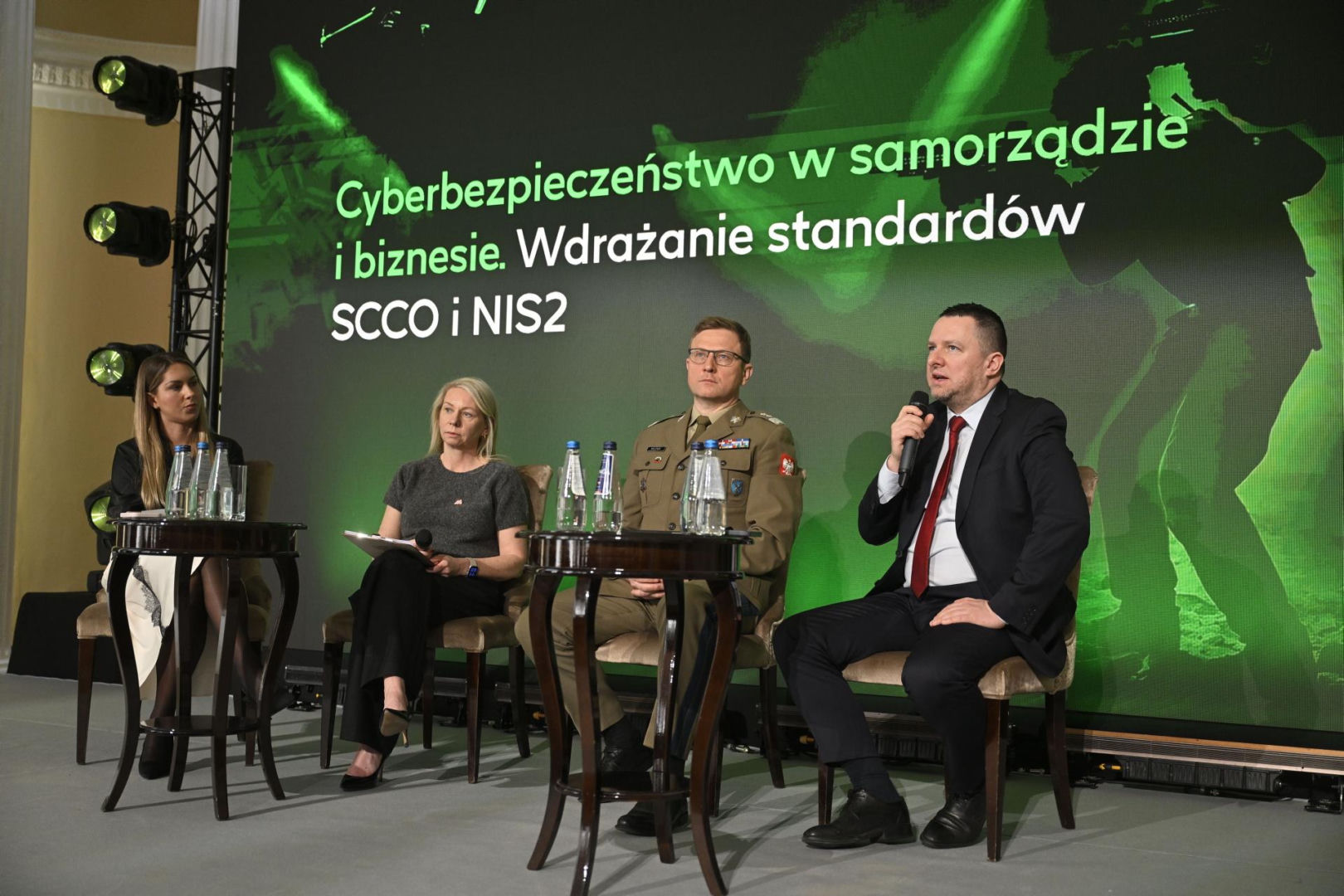 Konferencja Portalu Obronnego „Odporność cyfrowa i informacyjna Polski. Wyzwania w dobie wojny hybrydowej". Drugi panel