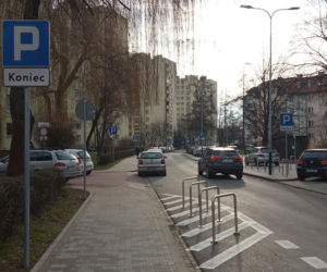 Mieszkańcy Prądnika Czerwonego skarżą się na... las znaków