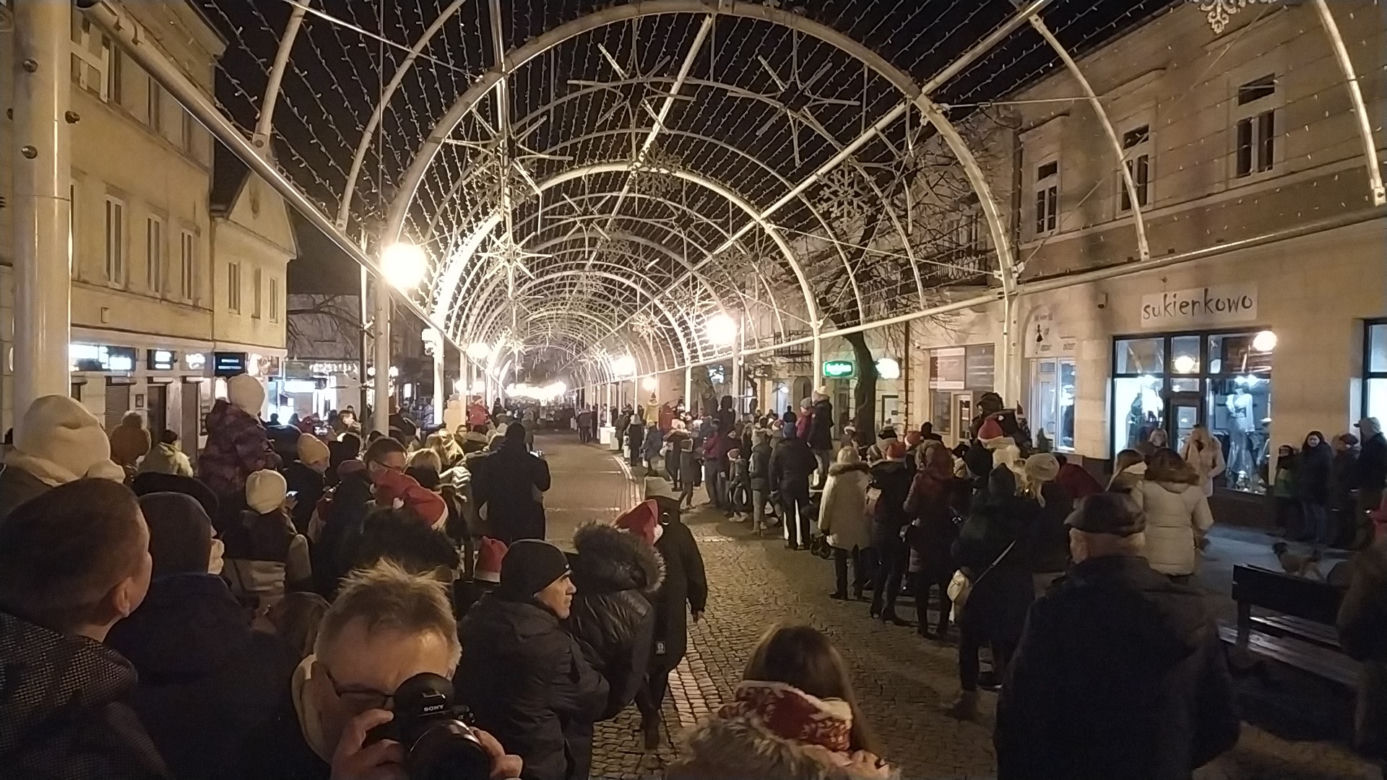 Rozbłysła świąteczna iluminacja Radomia