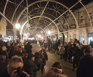 Rozbłysła świąteczna iluminacja Radomia