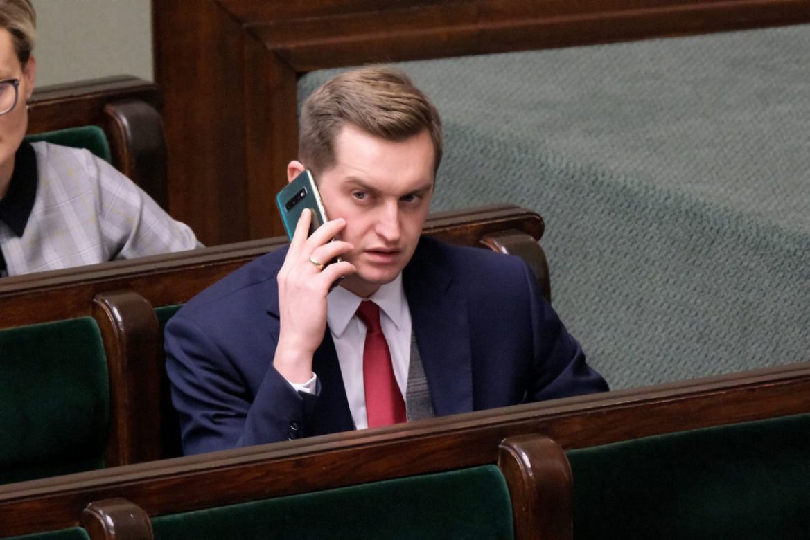 Ci posłowie koalicji głosowali przeciwko Kaczyńskiemu. Jaka będzie kara