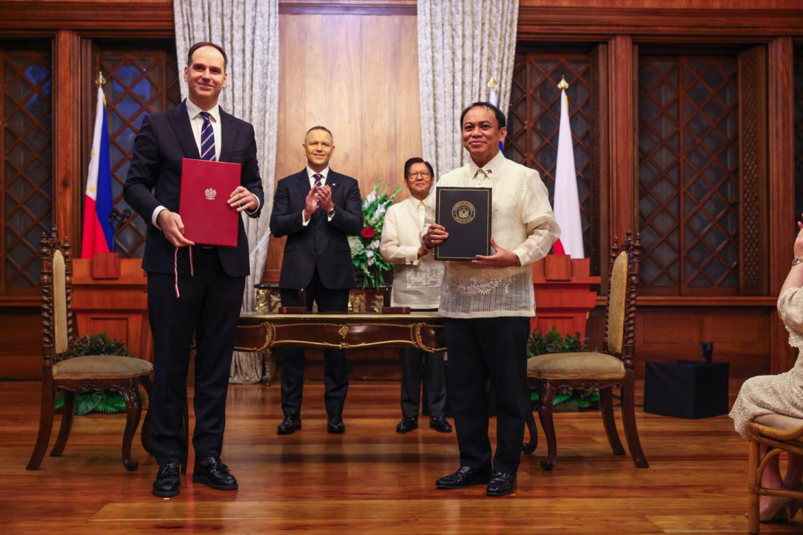 Karol Nawrocki z żoną na historycznych rozmowach na Filipinach