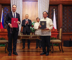 Karol Nawrocki z żoną na historycznych rozmowach na Filipinach