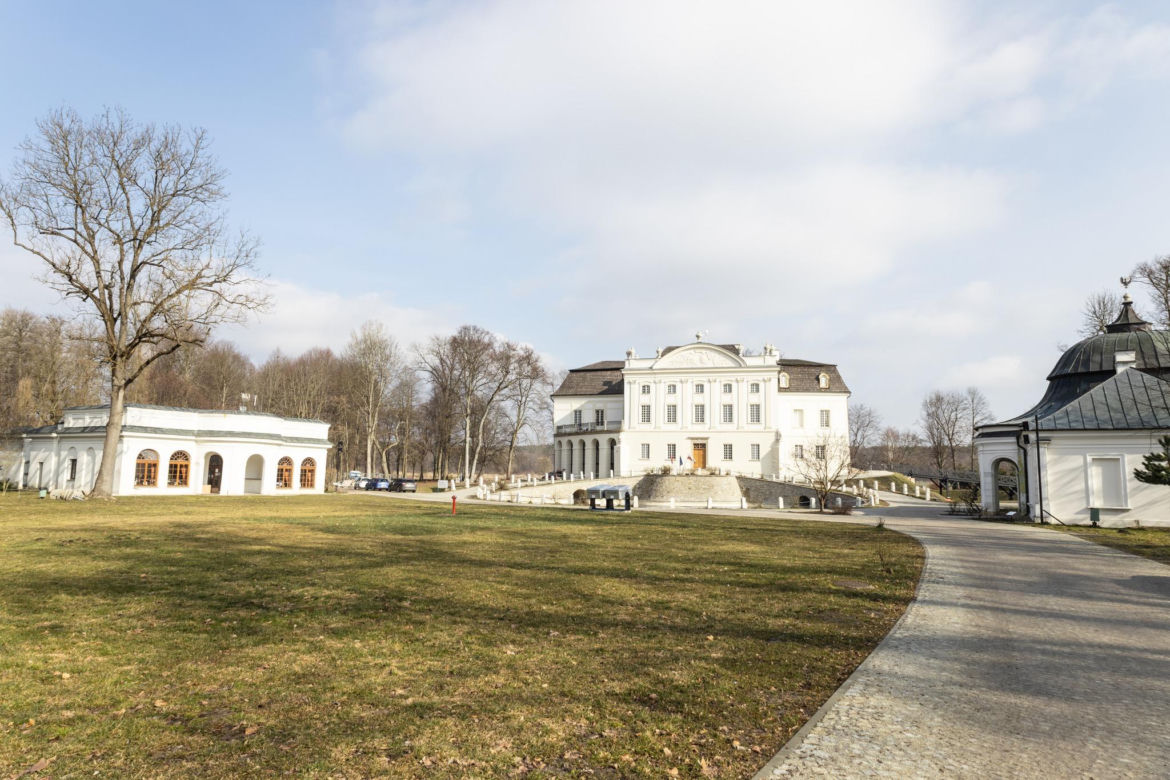 Pałac Popielów w Kurozwękach