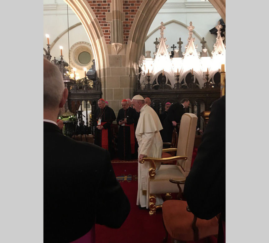 PAPIEŻ W KATEDRZE.