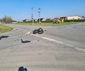 Żerków: Zderzenie samochodu z motocyklem! Kierująca ZIGNOROWAŁA znaki! Lądował helikopter LPR