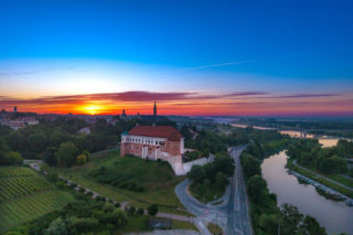 To świętokrzyskie miasto ma drugi świat pod ziemią. Skrywa go starówka