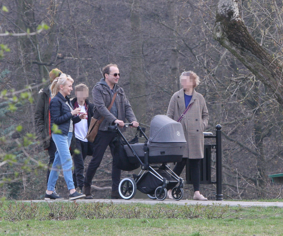 Prezes Górski rozkoszuje się ojcostwem