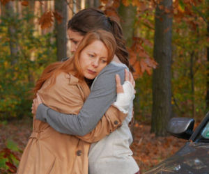 Pierwsza miłość. Teresa Żukowska (Ewa Skibińska), Kinga (Aleksandra Zienkiewicz)