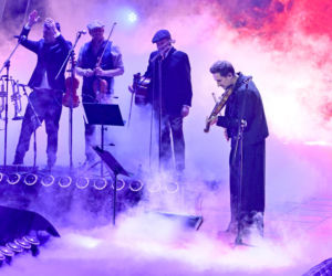 Co ona ma na sobie?! Szroeder wyglądała jak w firance z PRL-u