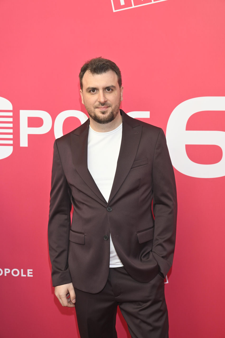 Konferencja prasowa 62. edycji Krajowego Festiwalu Polskiej Piosenki w Opolu. Tłum gwiazd na czerwonym dywanie