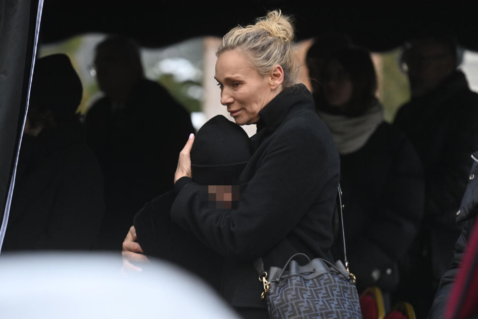 Zapłakana Sonia Bohosiewicz na pogrzebie teścia. Smutek, że aż serce się kroi 