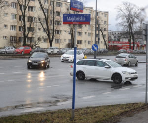 Zielona fala zatrzymała pieszych i samochody