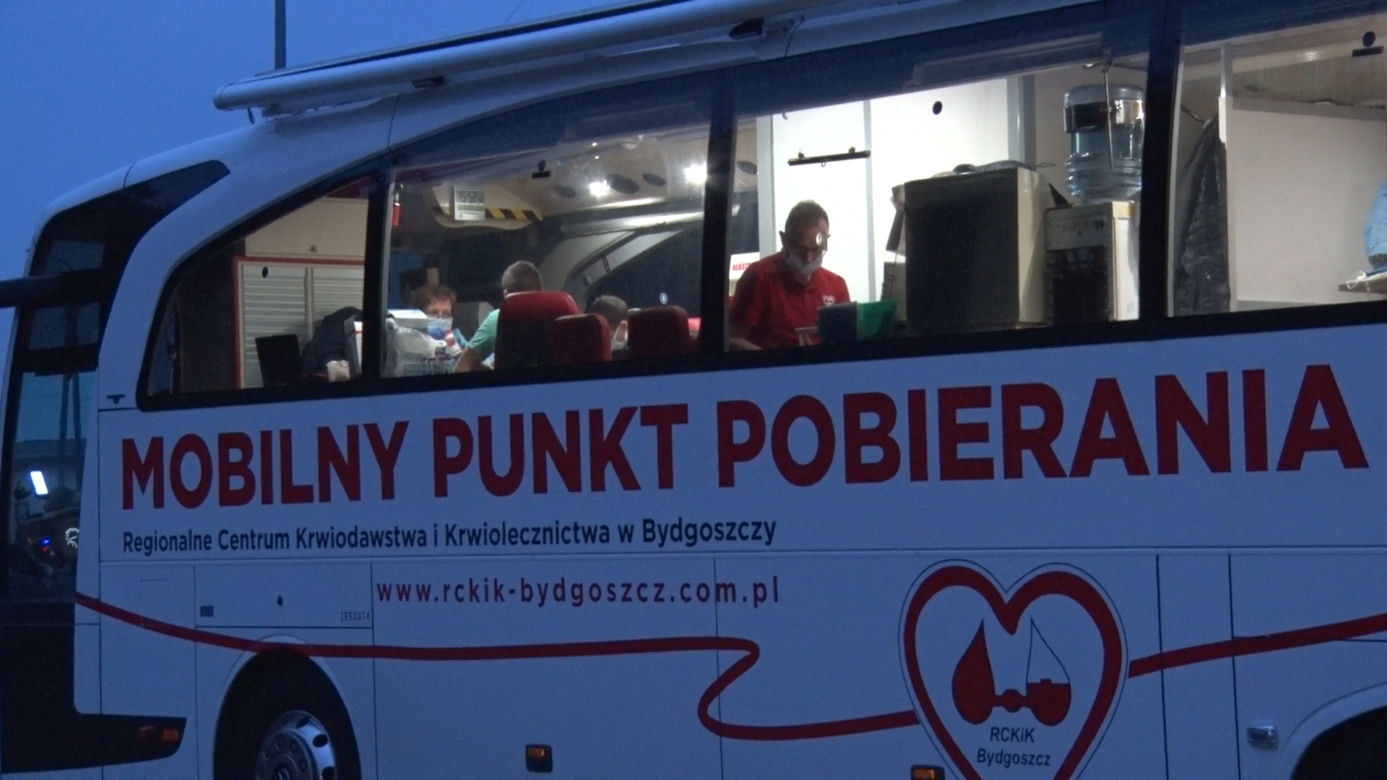Oddaj krew, dostaniesz choinkę! Krwiobus na trasie Kujaw i Pomorza