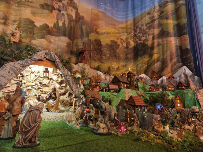 Niezwykła ruchoma szopka w Krakowie robi furorę! Ma ponad 100 figurek, a jej historia sięga 800 lat