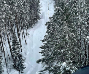 Kolejny atak zimy w Polsce na początku 2026 r. Intensywne opady śniegu na Warmii i Mazurach [ZDJĘCIA]