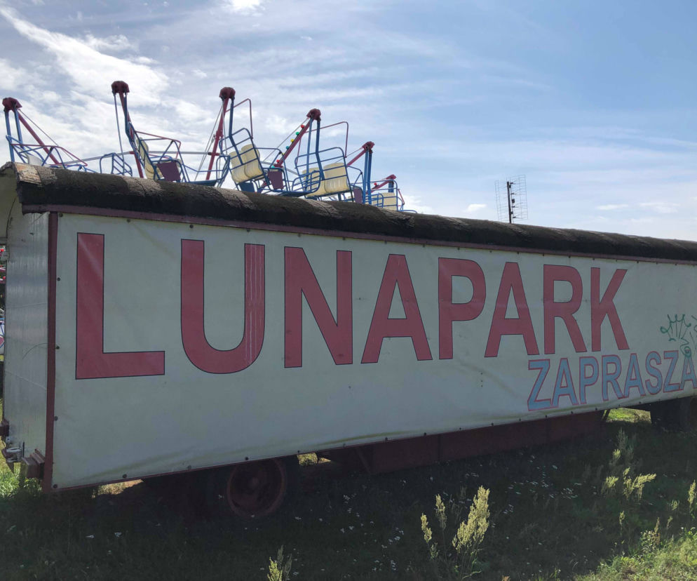 Wesołe miasteczko na Placu Społecznym 