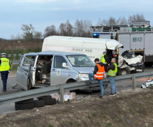 Wypadek na S17. Dwie osoby w szpitalu, jedna zginęła