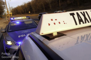 Policjanci skontrolowali taksówki