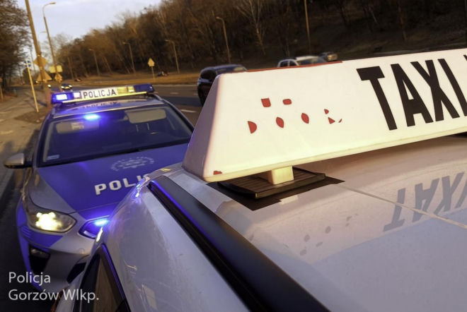 Policjanci skontrolowali taksówki