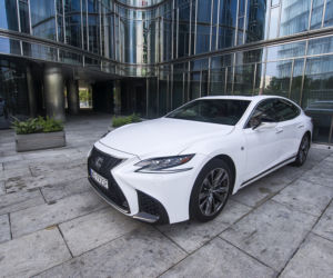 Lexus LS500h F-Sport