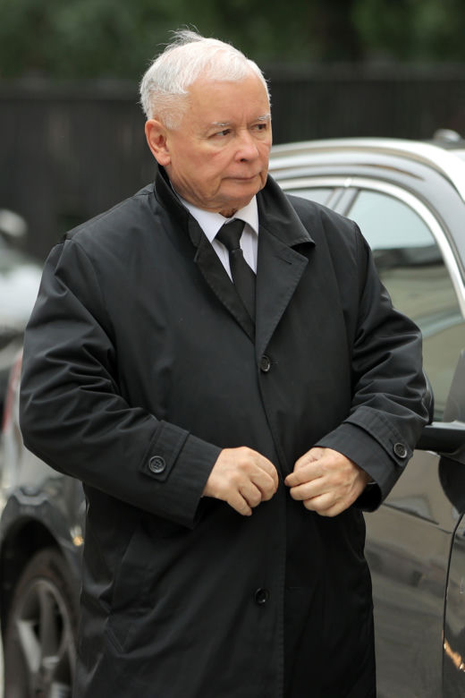 Sikorski grozi Kaczyńskiemu komornikiem
