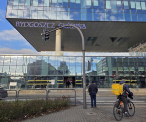 Kiedyś straszył pasażerów, a teraz jest chlubą miasta! Tak zmienił się dworzec PKP w Bydgoszczy