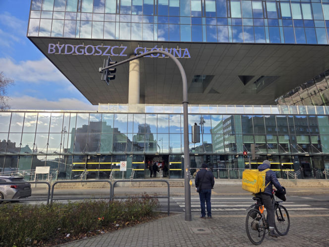 Kiedyś straszył pasażerów, a teraz jest chlubą miasta! Tak zmienił się dworzec PKP w Bydgoszczy