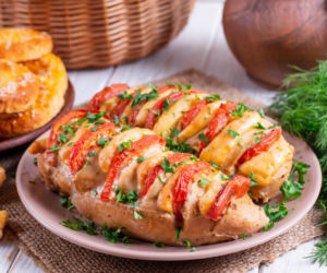 Piersi kurczaka hasselback: instrukcja krok po kroku