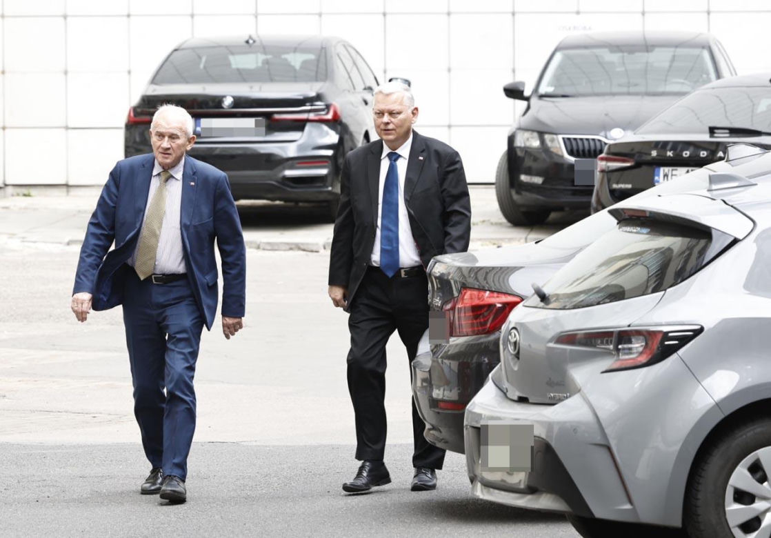 Kaczyński prosi o pieniądze