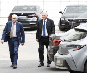 Kaczyński prosi o pieniądze